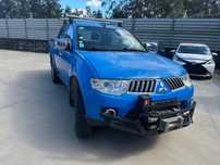 MITSUBISHI L200 2.5 DI-D 136 CV STRAKAR DE 2015 (CENTRO DE ABATE)