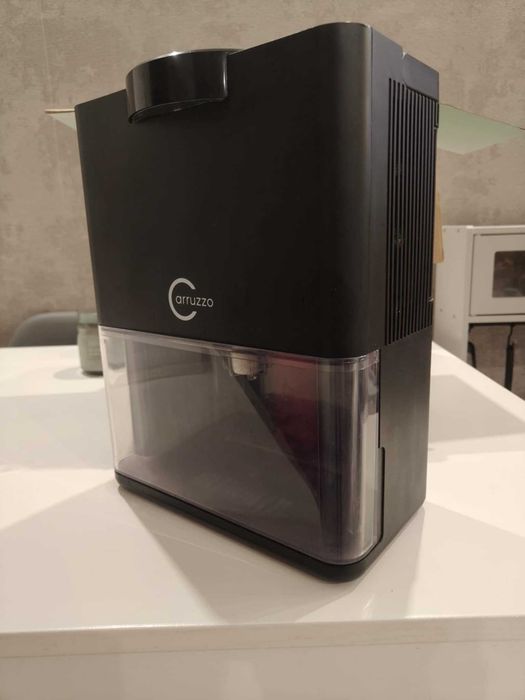 Osuszacz powietrza Carruzzo Q34O 47 W 0,8 l