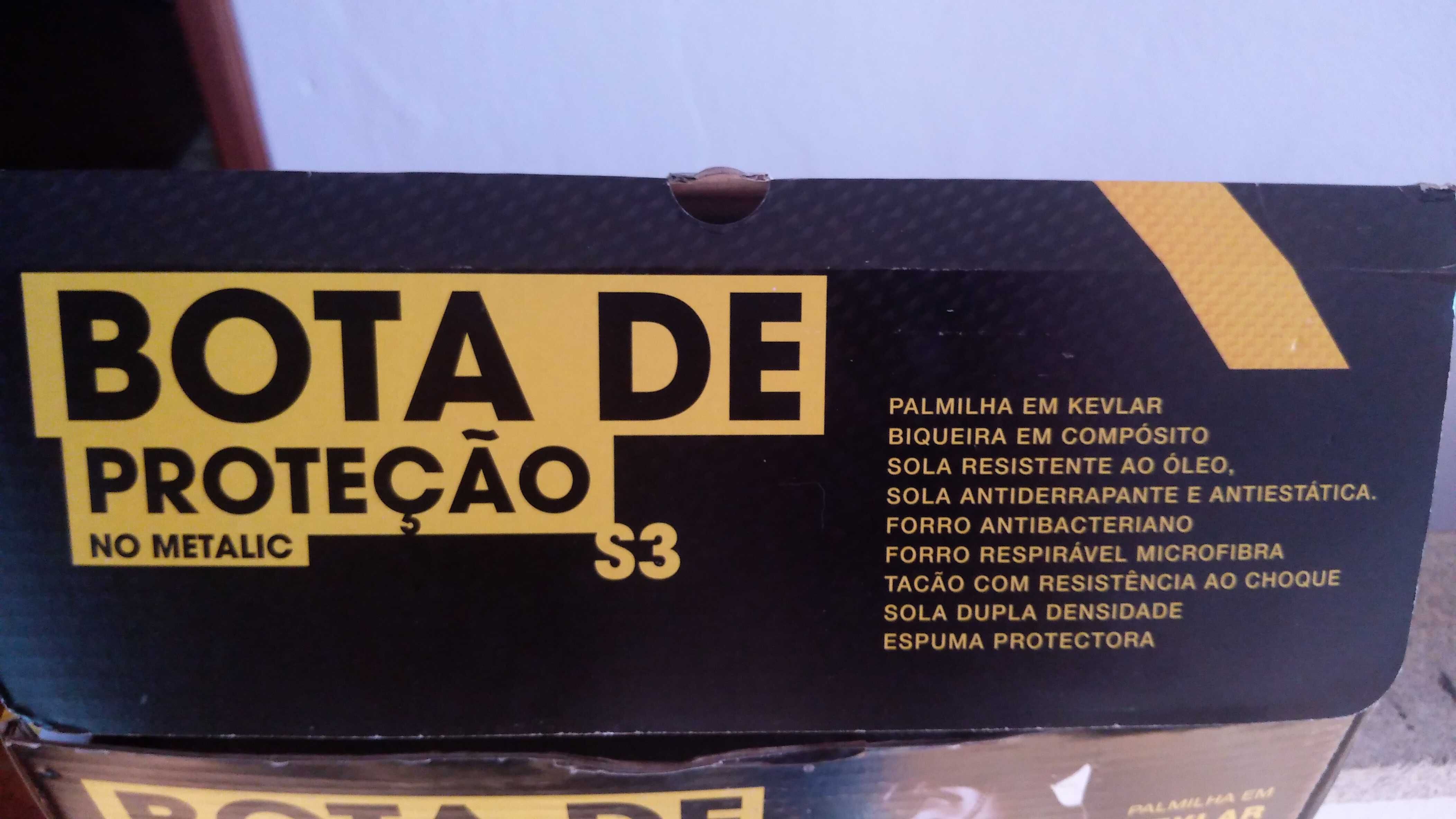 Botas biqueira e palmilha em aço Kevlar