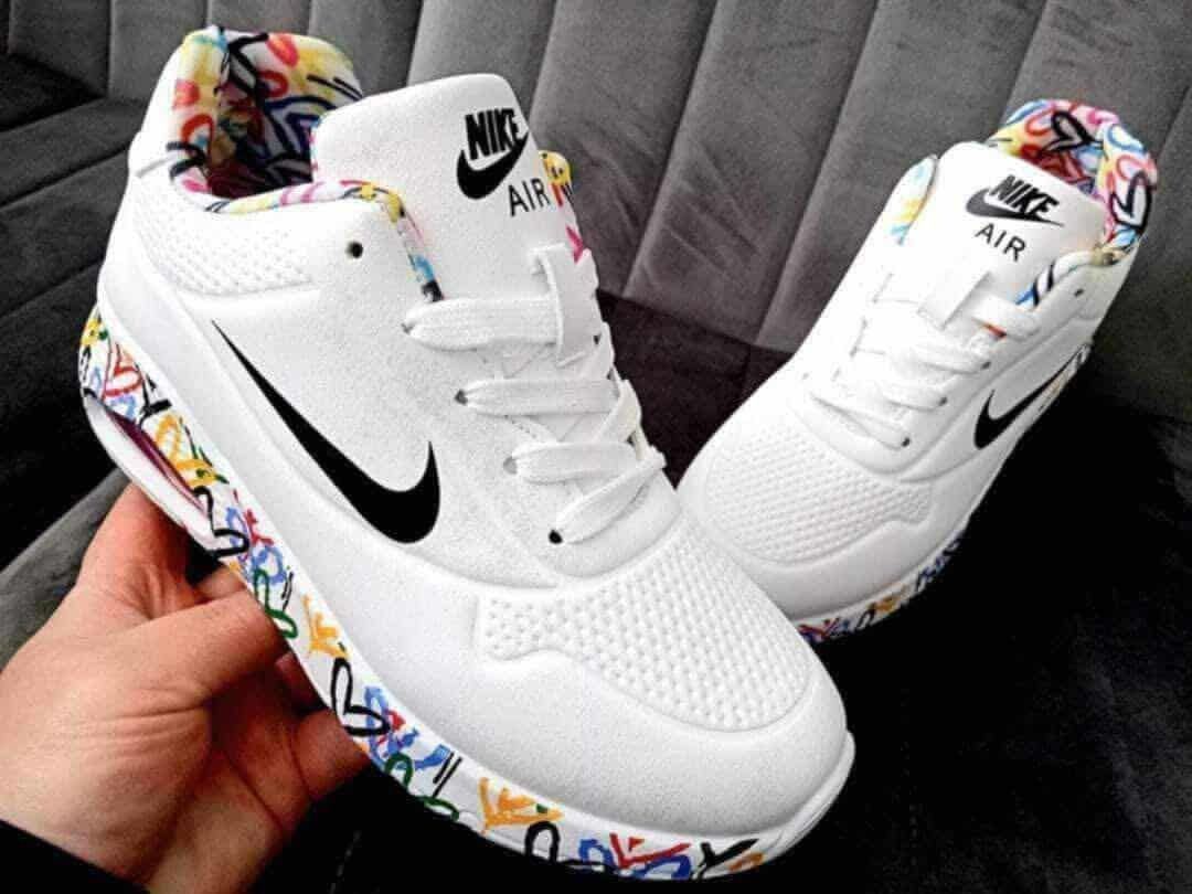 Buty damskie 
36-41
Te i inne modele 
Wysyłka pobraniowa