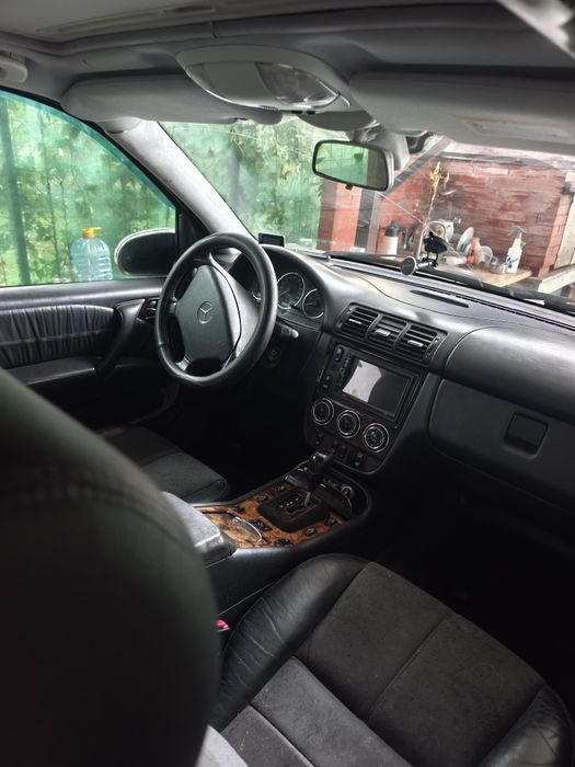 Мерседес Мл 270  2005