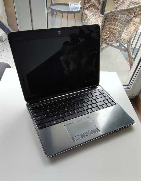 Laptop Dell Inspiron m301z