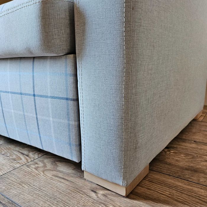 Sofa MONTY zajmuje niedużo miejsca, a przy tym posiada funkcję spania!