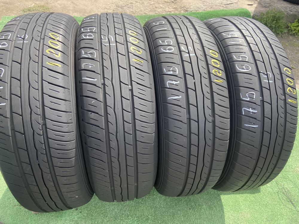 Шини 175/65 r15 Dunlop.