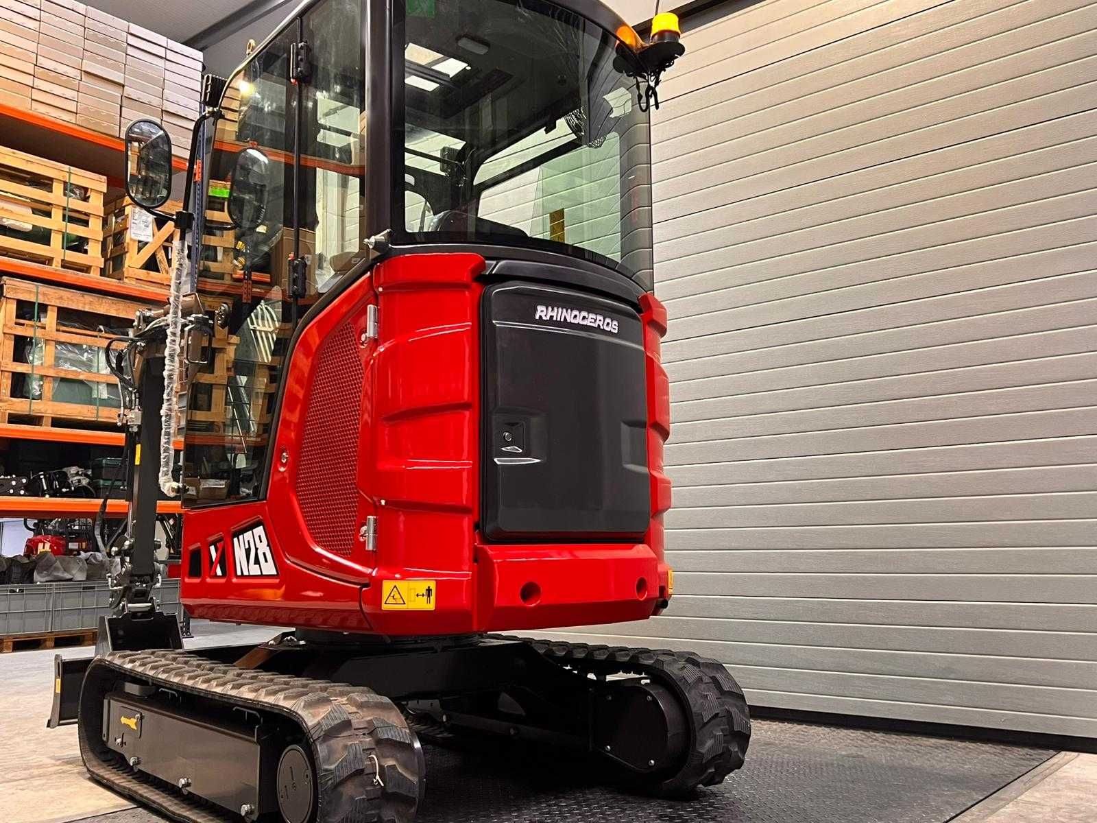 MINI GIRATORIA XN28C RHINOCEROS  MOTOR KUBOTA PROFISISONAL