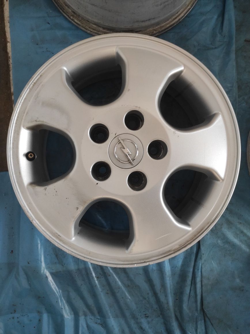 576 Felgi aluminiowe ORYGINAŁ OPEL R 15 5x110