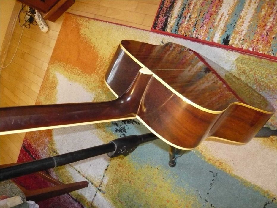 Gitara akustyczna Yamaha FG 251B