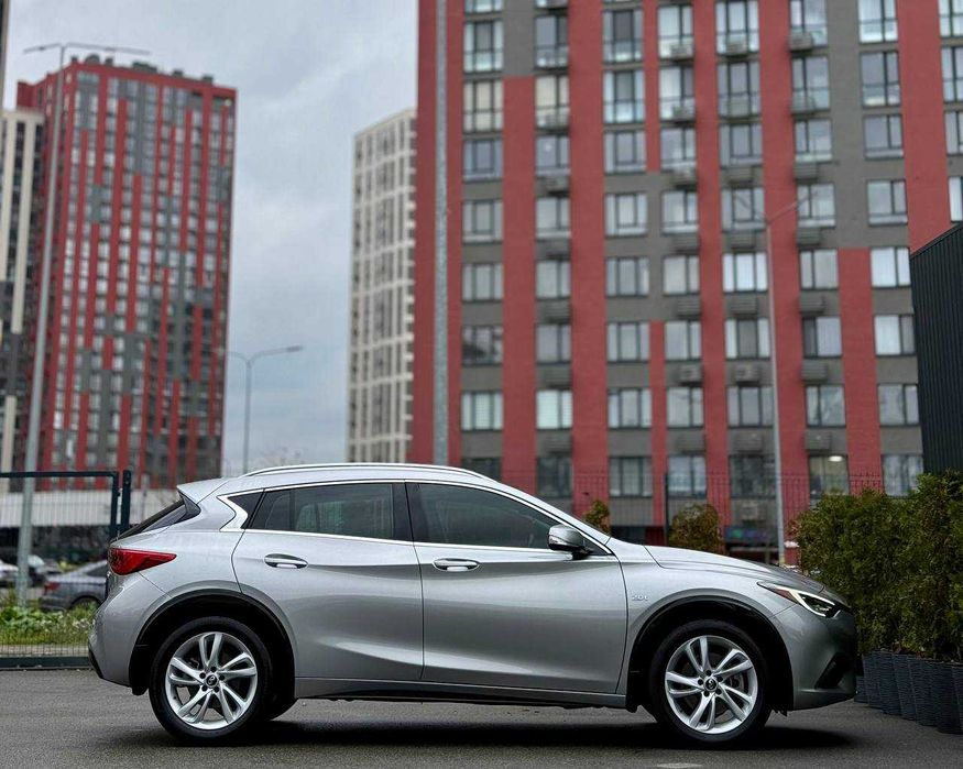 Продаж Infiniti QХ30