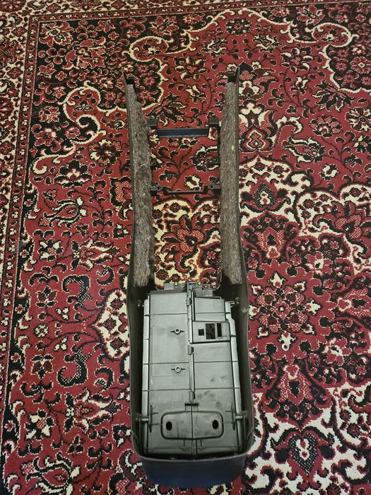 Підлокітник у зборі з центральною консоллю Acura TSX/HONDA ACCORD 7