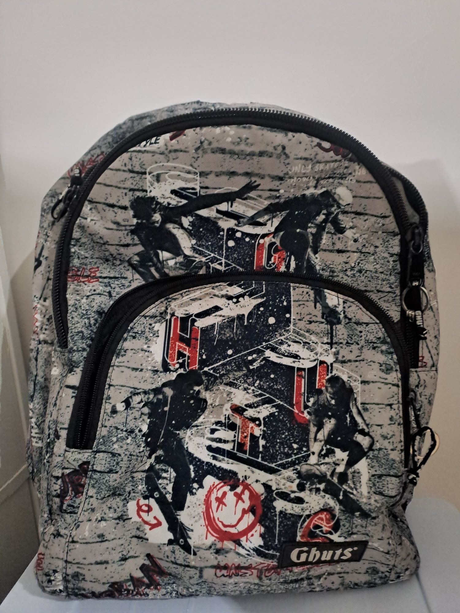 Mochila escolar Ghuts