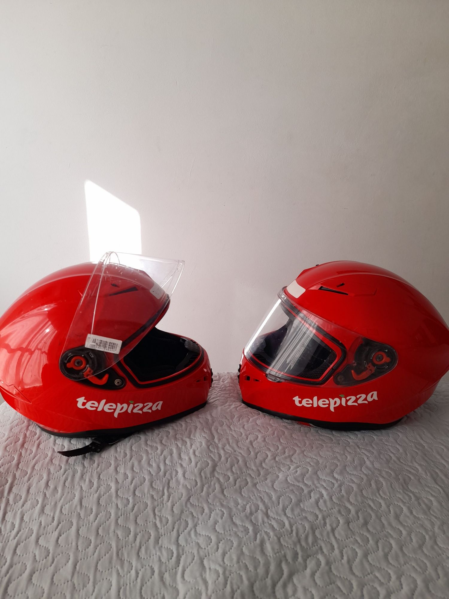 2 capacetes da telepizza