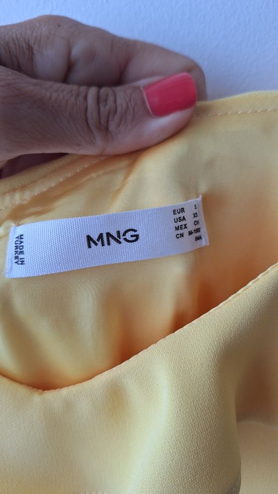 Macacão amarelo Mango