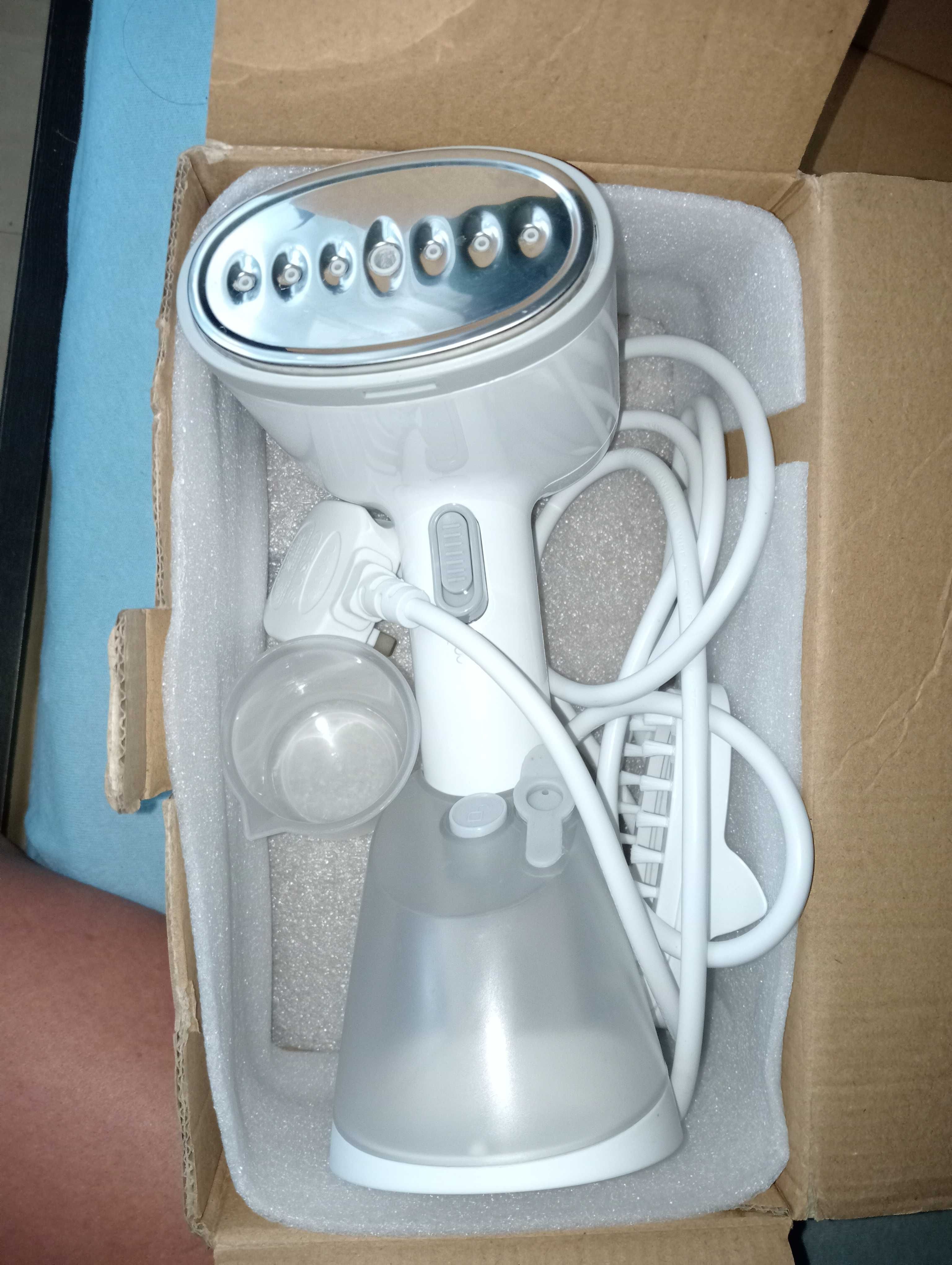 Przenośna PAROWNICA DO UBRAŃ Pojemność 250ML 1400W Mioduro KG-1808P