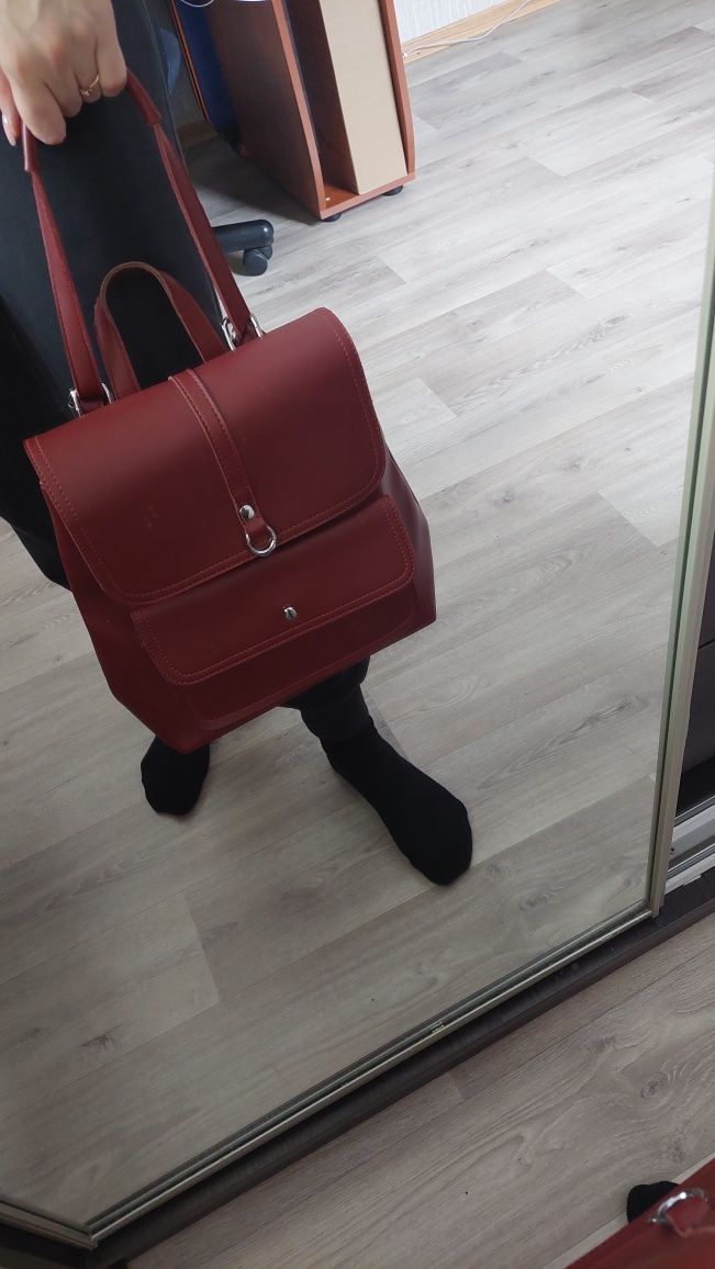 Продам женскую сумку-рюкзак 2в1
