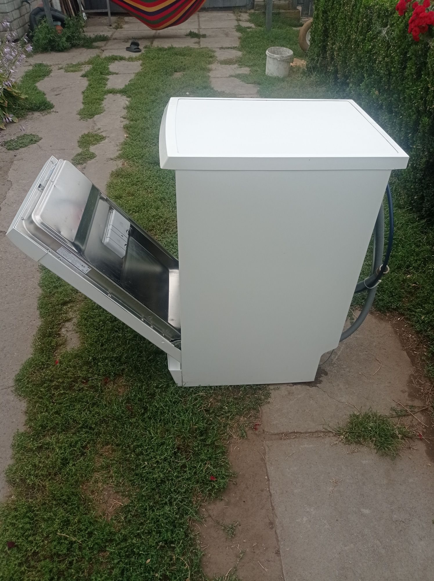Посудомийка zanussi