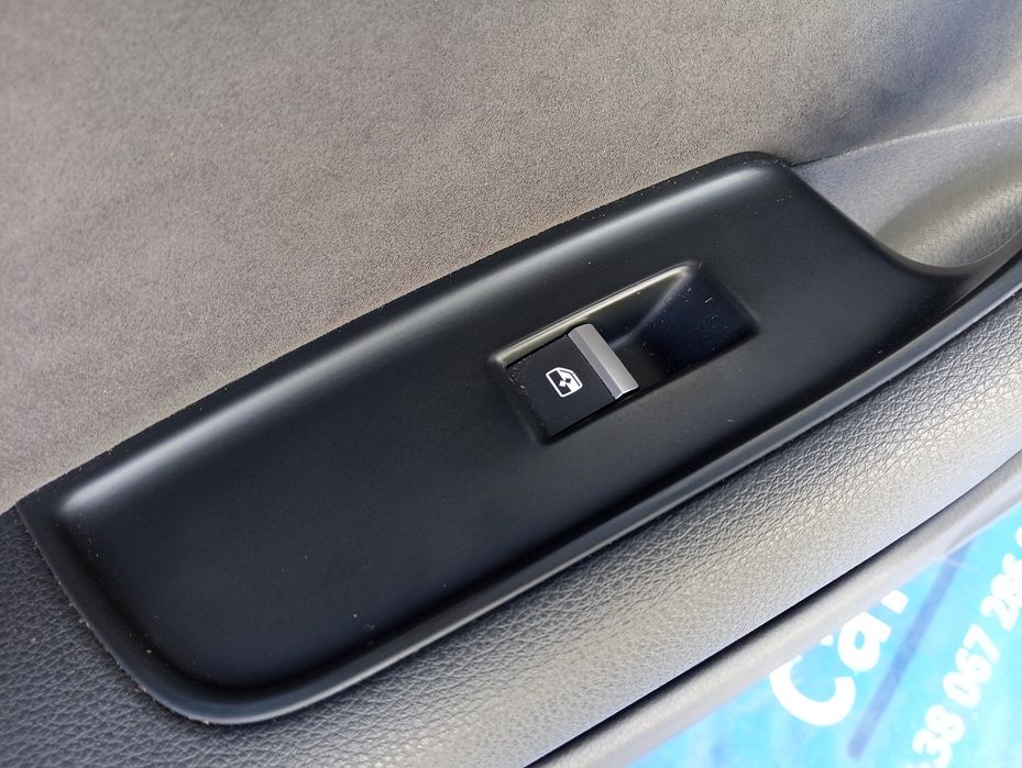 Обшивка (карта) двері передньої лівої Audi Q7 4M Ауді Кю7 4М