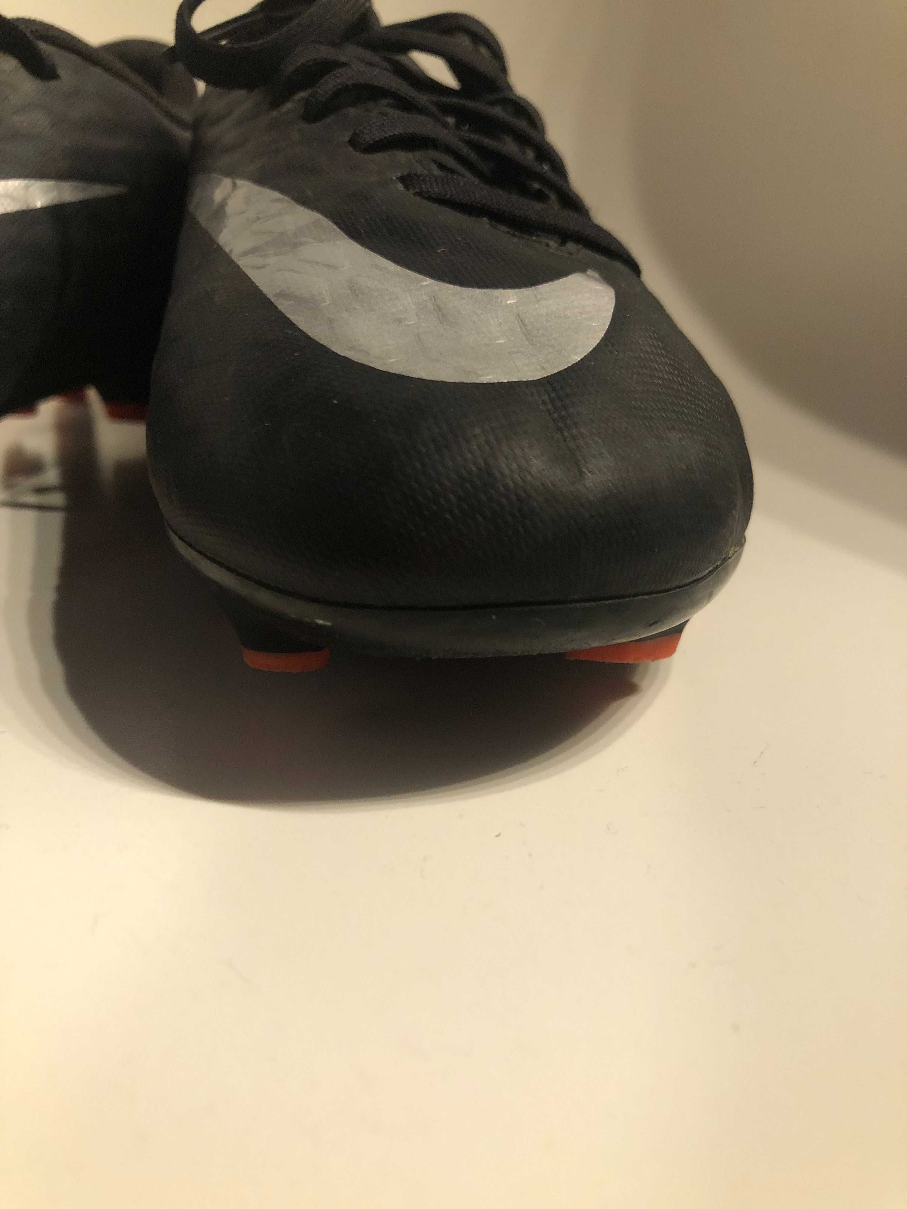 korki piłkarskie Nike rozm. 38