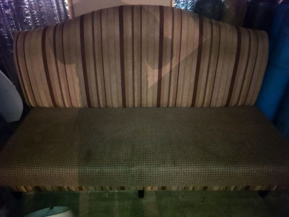 Продам два дивана