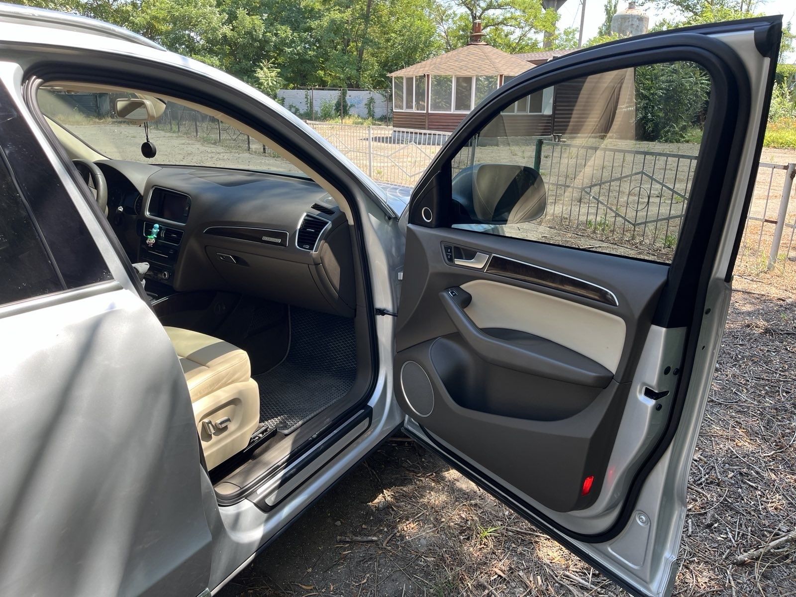 Audi Q5 PREMIUM PLUS 2013 2.0 Quattro
Автомобіль у відмінному стані, п