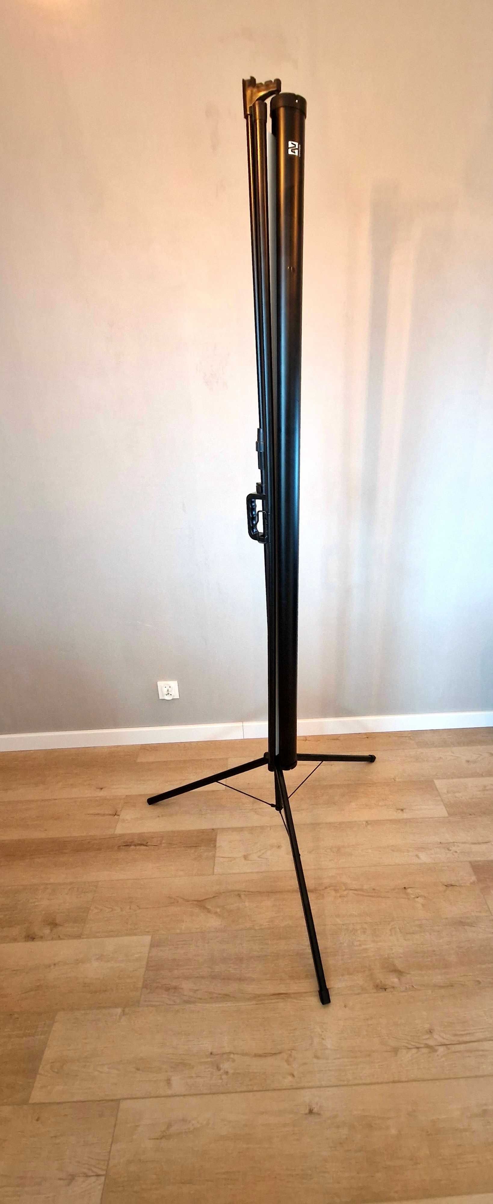 Ekran projekcyjny Tripod AVTEK 150