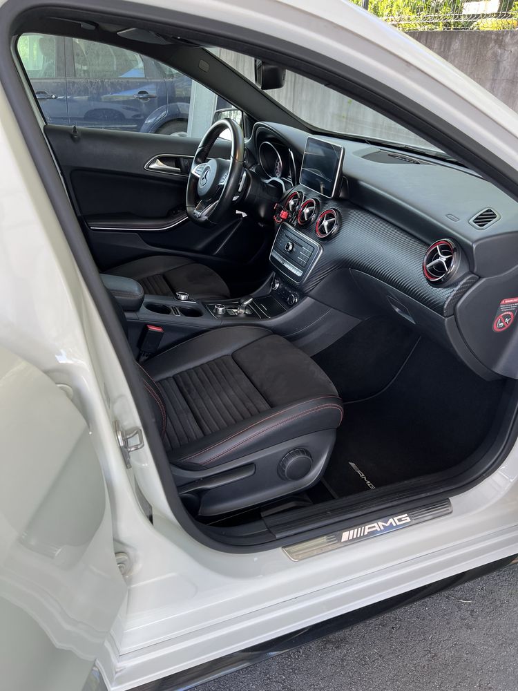 Mercedes A45 AMG