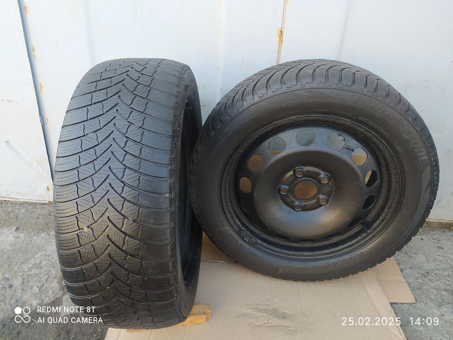 Дві шини зимні з дисками 205/55/16. Фольксваген гольф 6 універсал.н