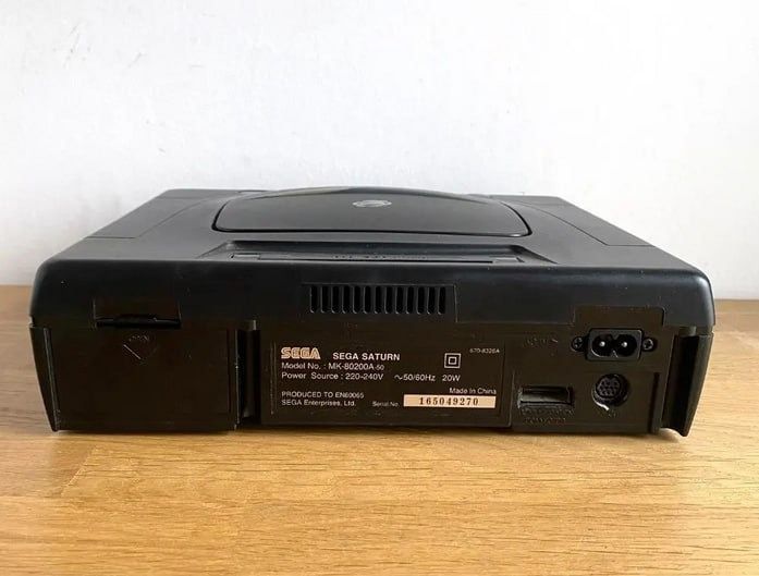 Consola Sega Saturn + Controlador + FIFA Soccer 96