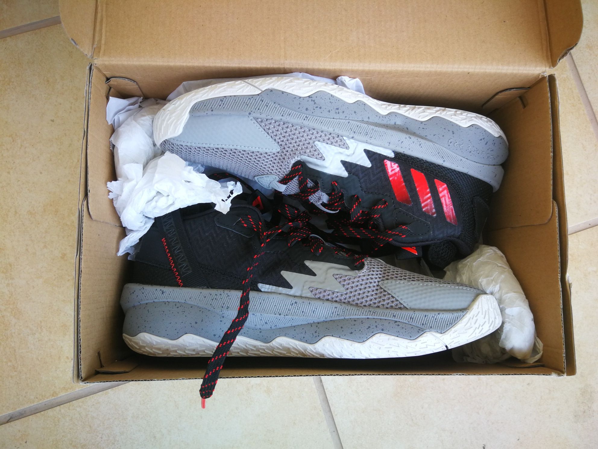 ADIDAS DAME 8, rozm 40 2/3, NOWE!