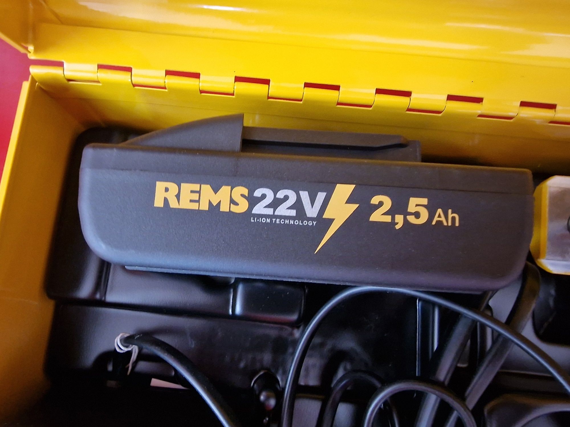 Nowa Zaciskarka Rems Mini Press 22V
