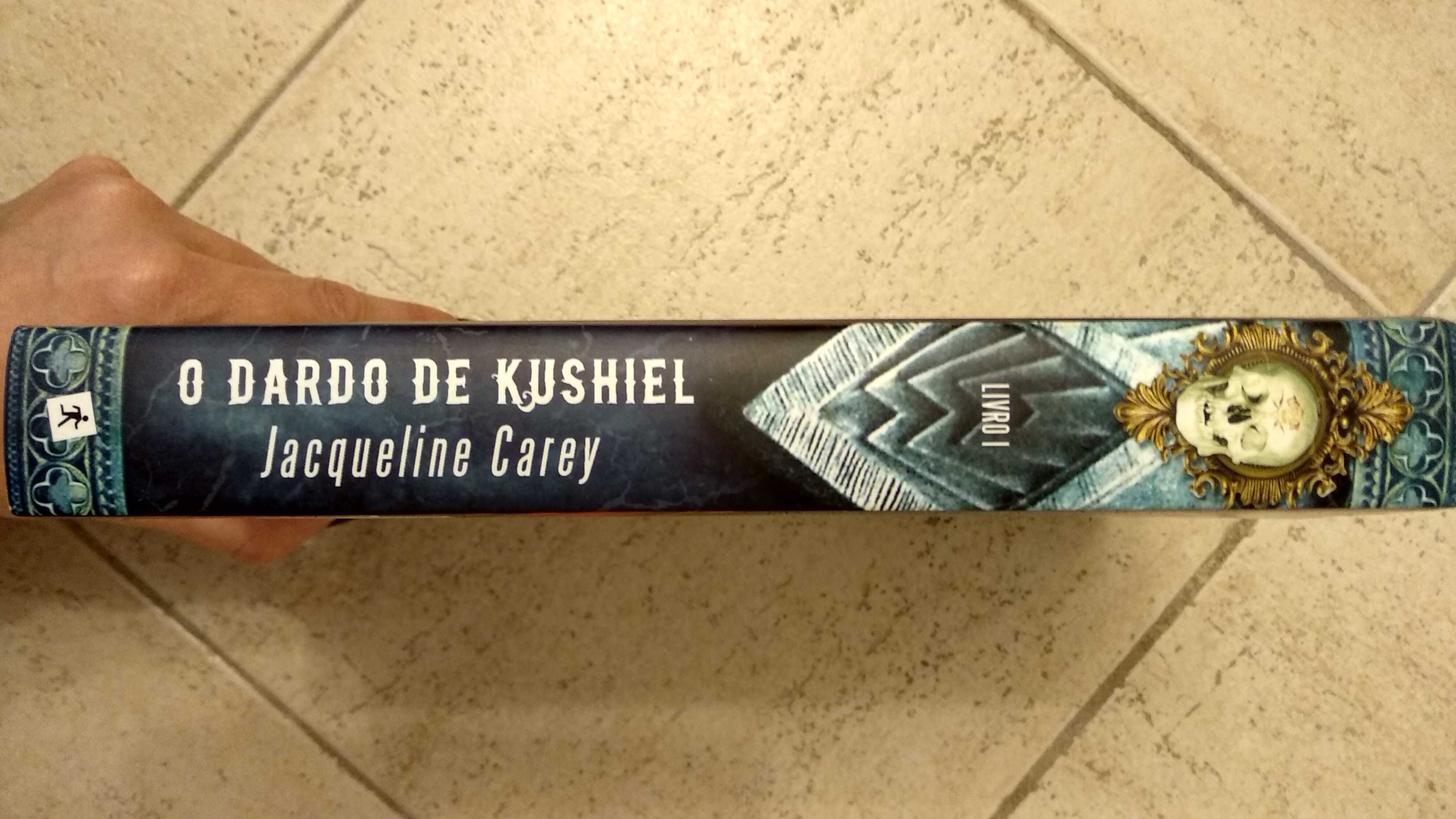 Livro "O Dardo de Kushiel" da Jacqueline Carey