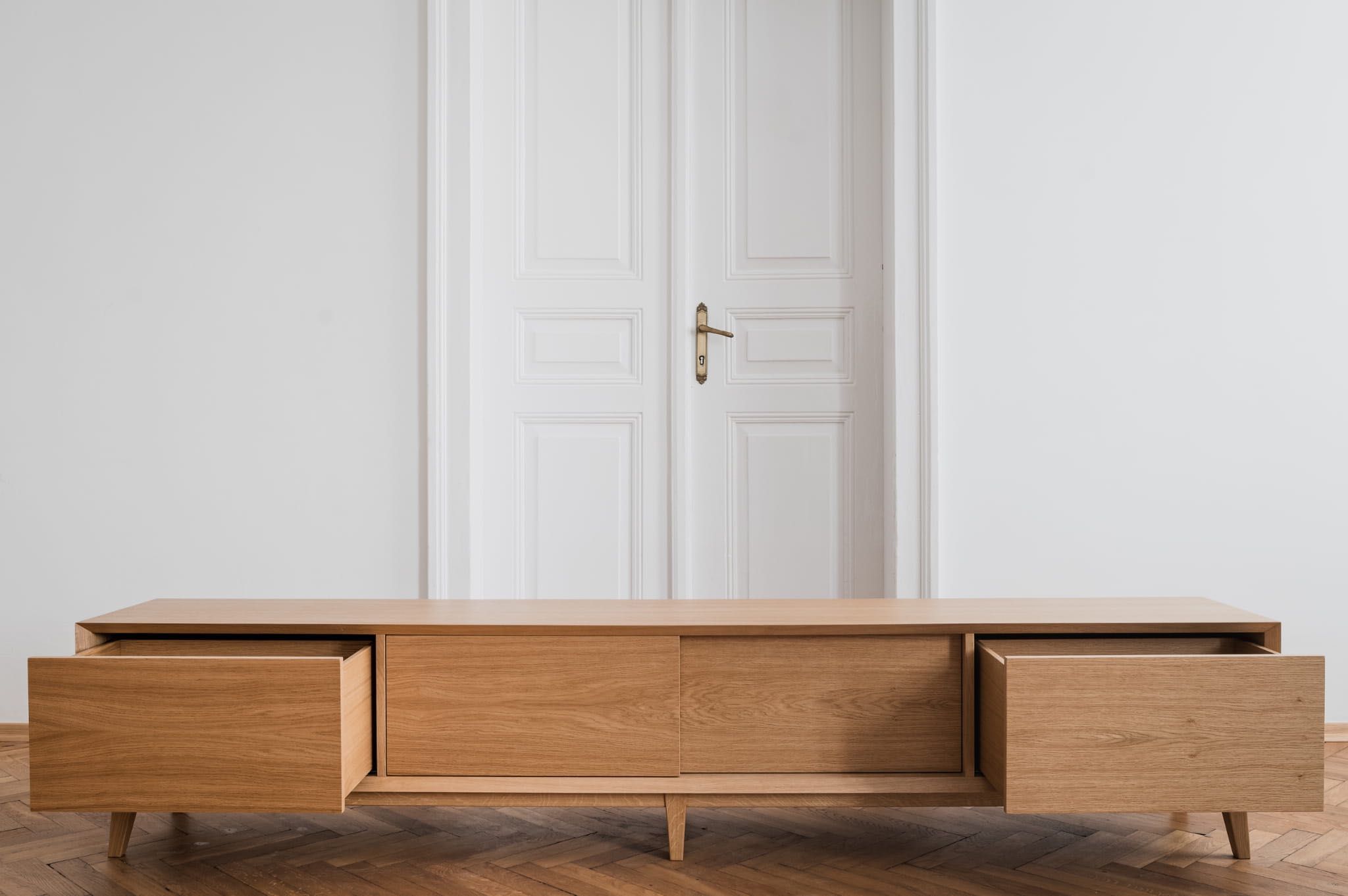 sideboard szafka RTV mid-century modern 100 % drewno HELSINGØR II
