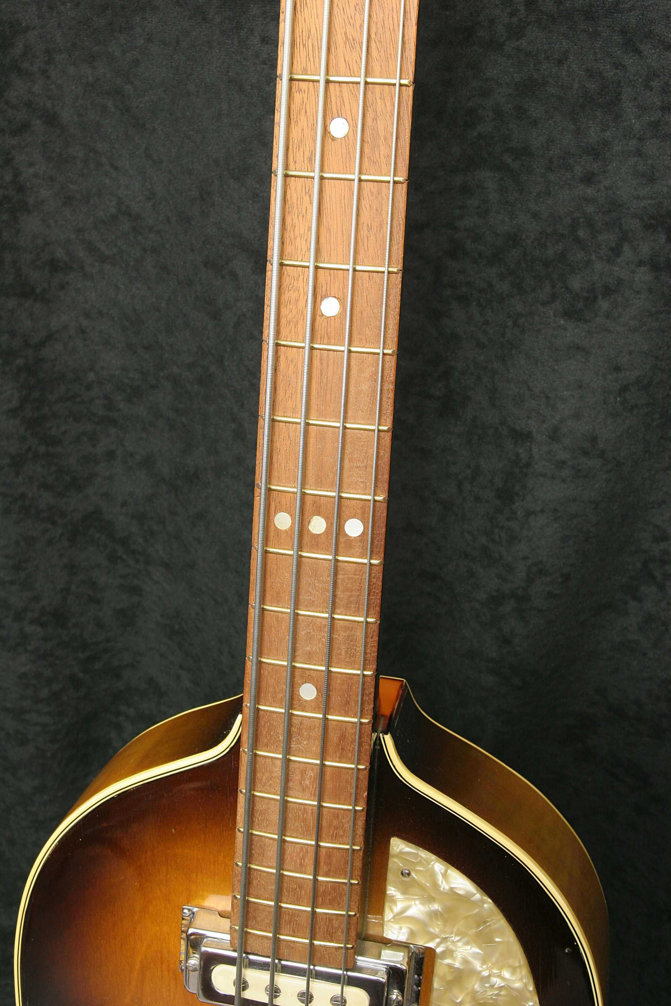 Elektryczna gitara basowa Huttl Beat Bass 1950's Sunburst