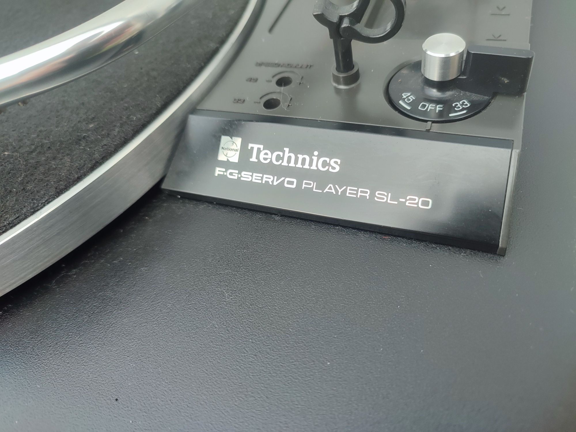 Gramofon Technics SL-20