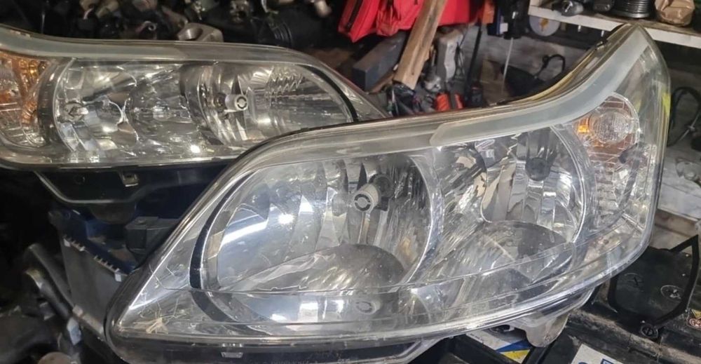 lampa przednia lampy przód Citroen C4
