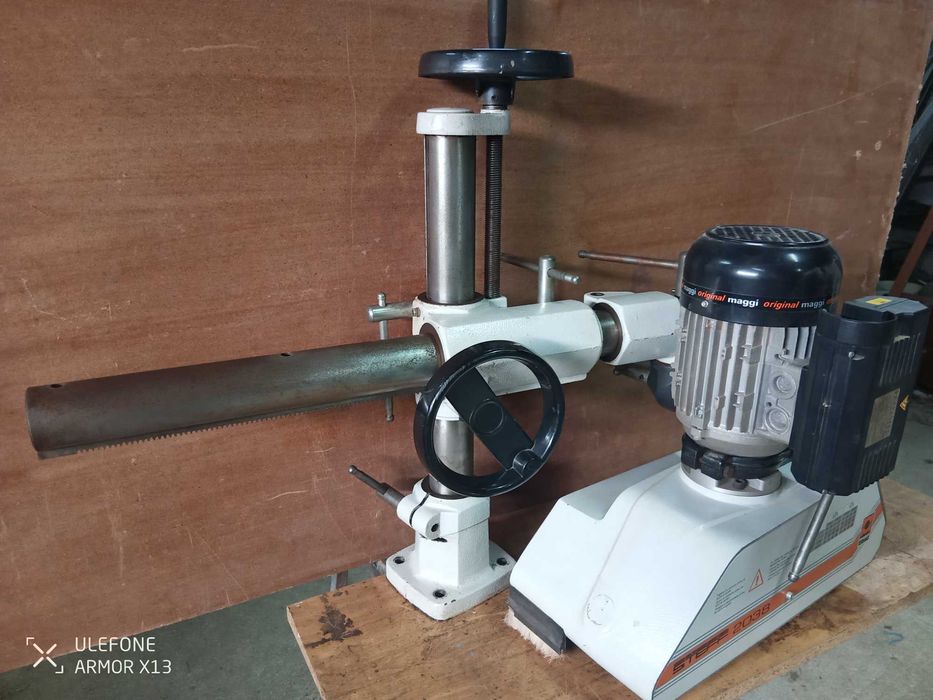 Alimentador MAGGI / Steff 2038 – peça profissional de carpintaria