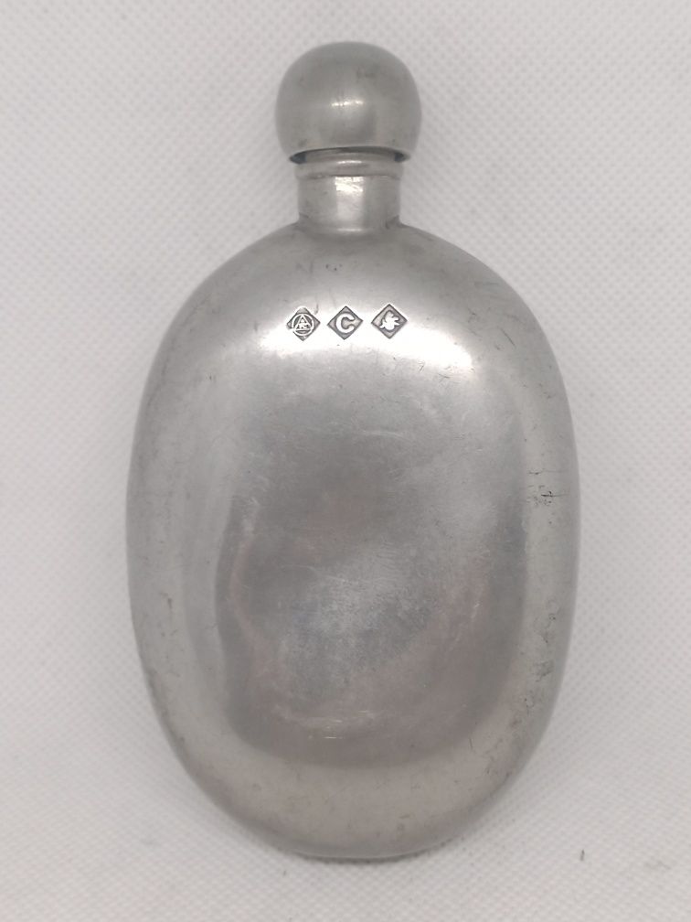 Garrafa de bolso em liga de metal