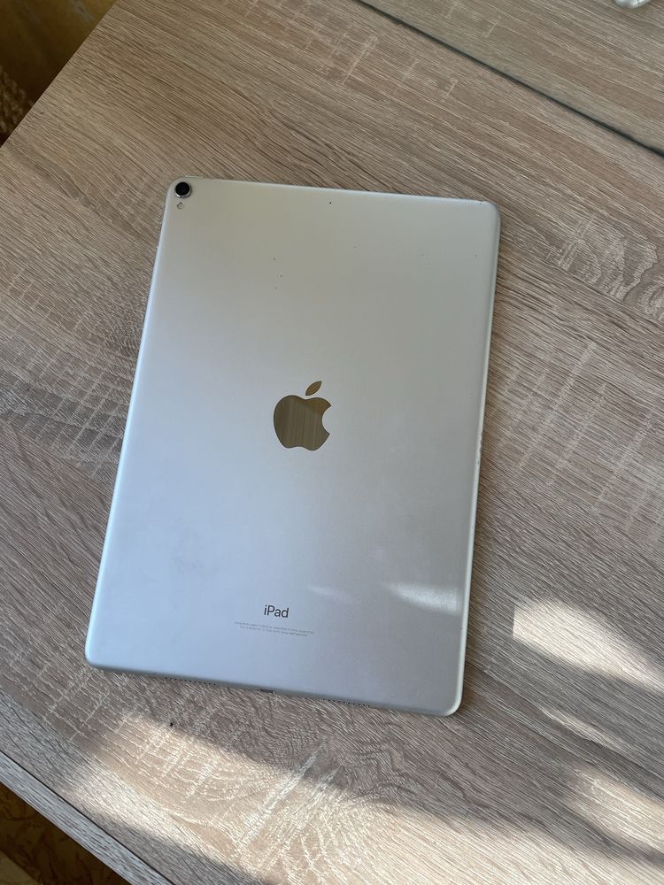 iPad Pro 10.5” 2gen, Wi-Fi 256gb Silver!