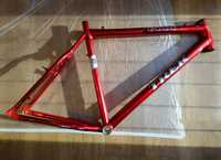 Trek 6000 rama aluminiowa retro MTB 26" 21" 1 1/8" 98 rok ICE RED