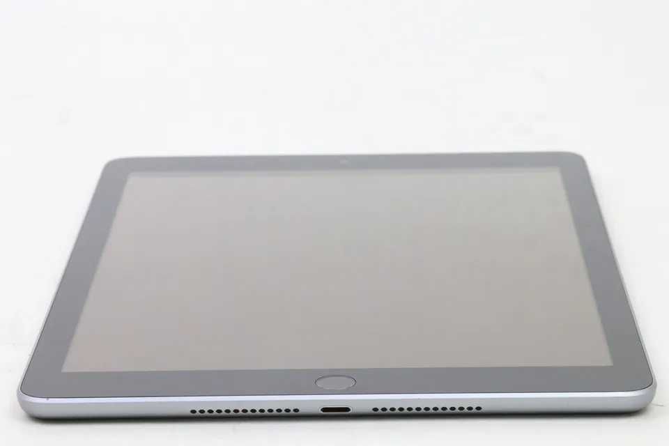 Продам APPLE IPAD 6TH gen  MR7C2LL/A  9.7"  128GB  4G space  gray