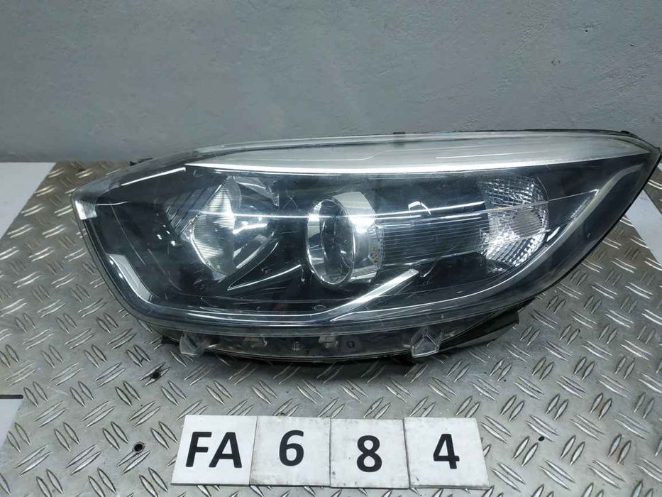 Renault (RVI) Captur 13-16 скло фари L FA0684