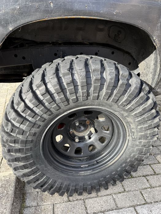 Conjunto Pneus Maxxis Trepador 37 + Jantes 17”