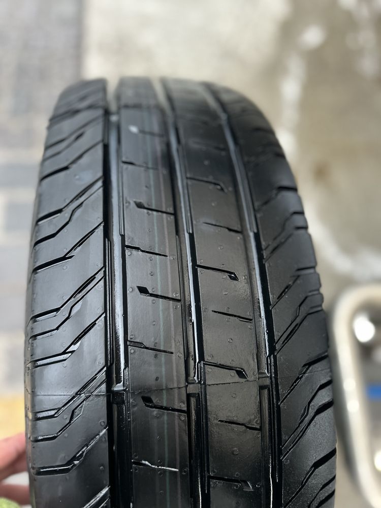 Диск с шиной 235/65 R16 C новый