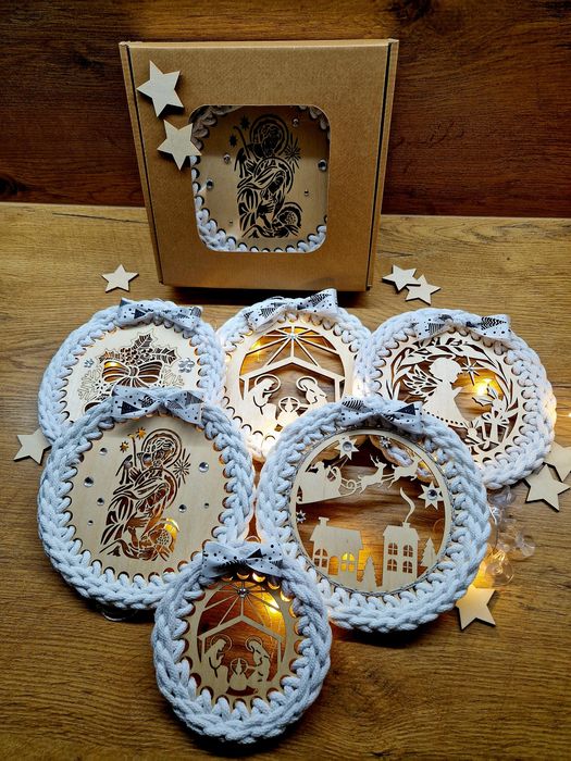 Świąteczne ozdoby do okna i na choinke