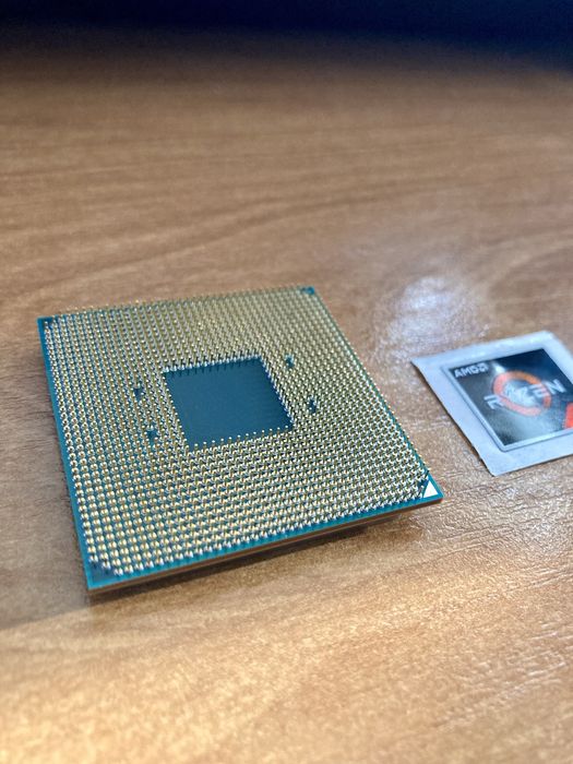 AMD Ryzen 7 2700x + AMD Wraith Prism