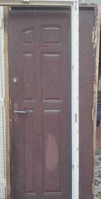 drzwi zewnętrzne metalowe