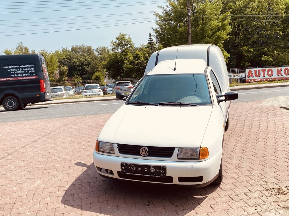 sprzedam vw caddy rok 2002 1,9sdi przeb 168tys