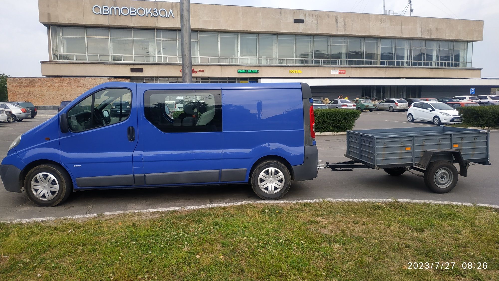 Грузопасажирські та пасажирські перевезення Opel Vivaro грузовое такси