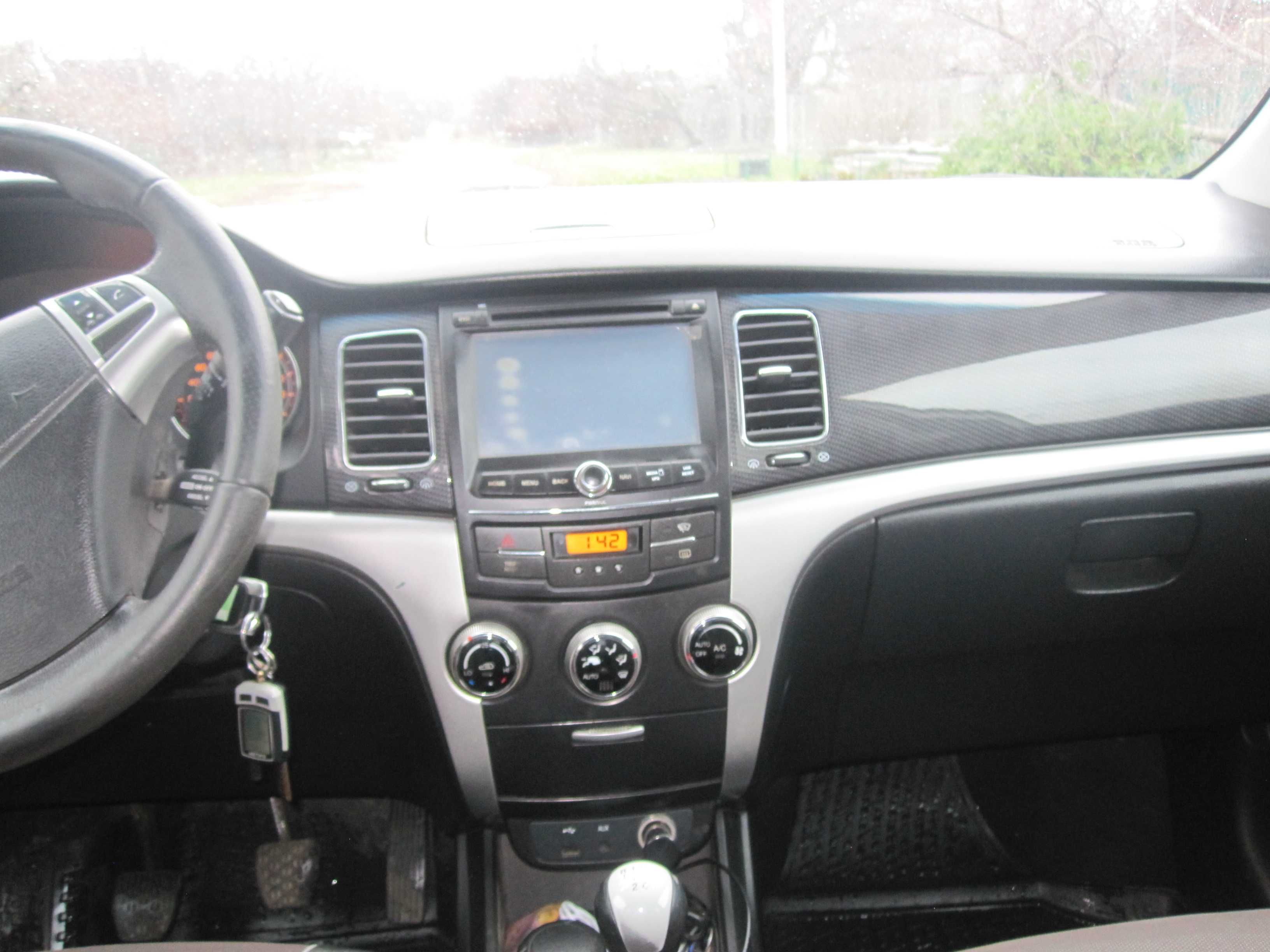 Ssang Yong Korando 2.0Di MT STD-1  (4WD) 2012