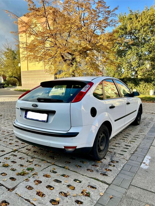 Ford Focus mk2 1.6 benzyna klimatyzacja elektryka 2007r 230 tys