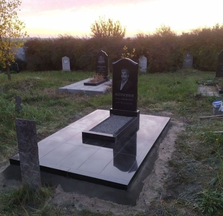 Укладка тротуарной плитки,благоустройство на кладбище